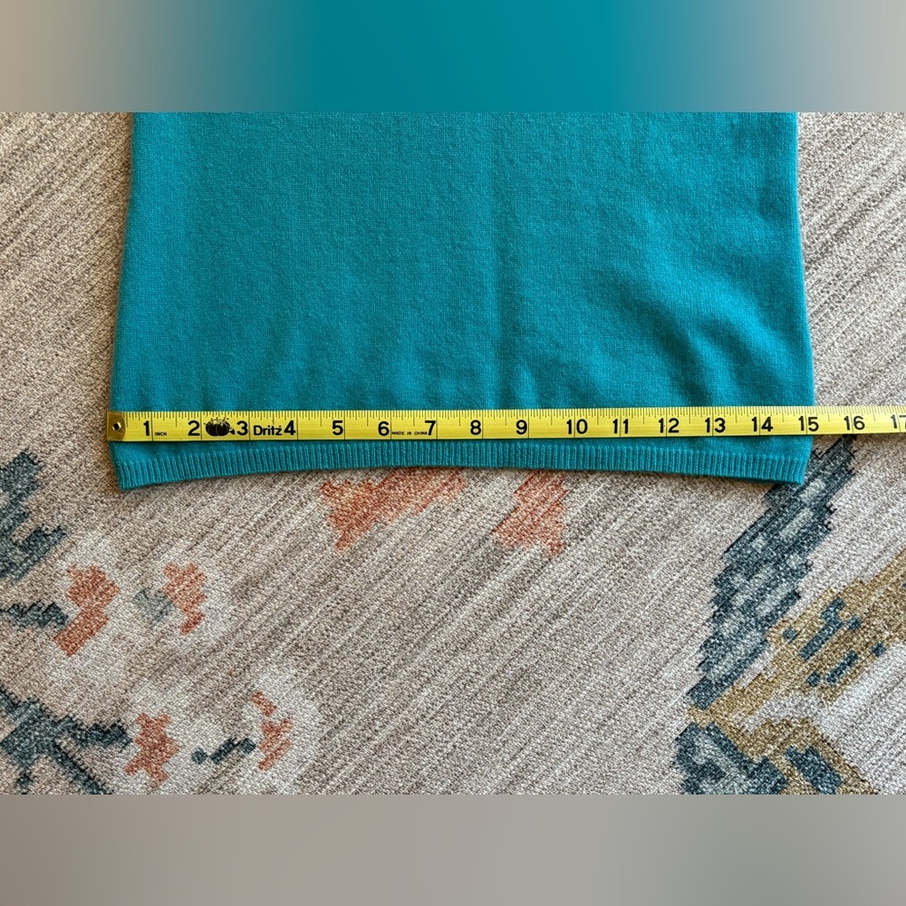 Beautiful Cashmere Floral Teal Sweater - Picture 10 of 11